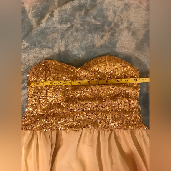 Dress - Picture 13 of 15